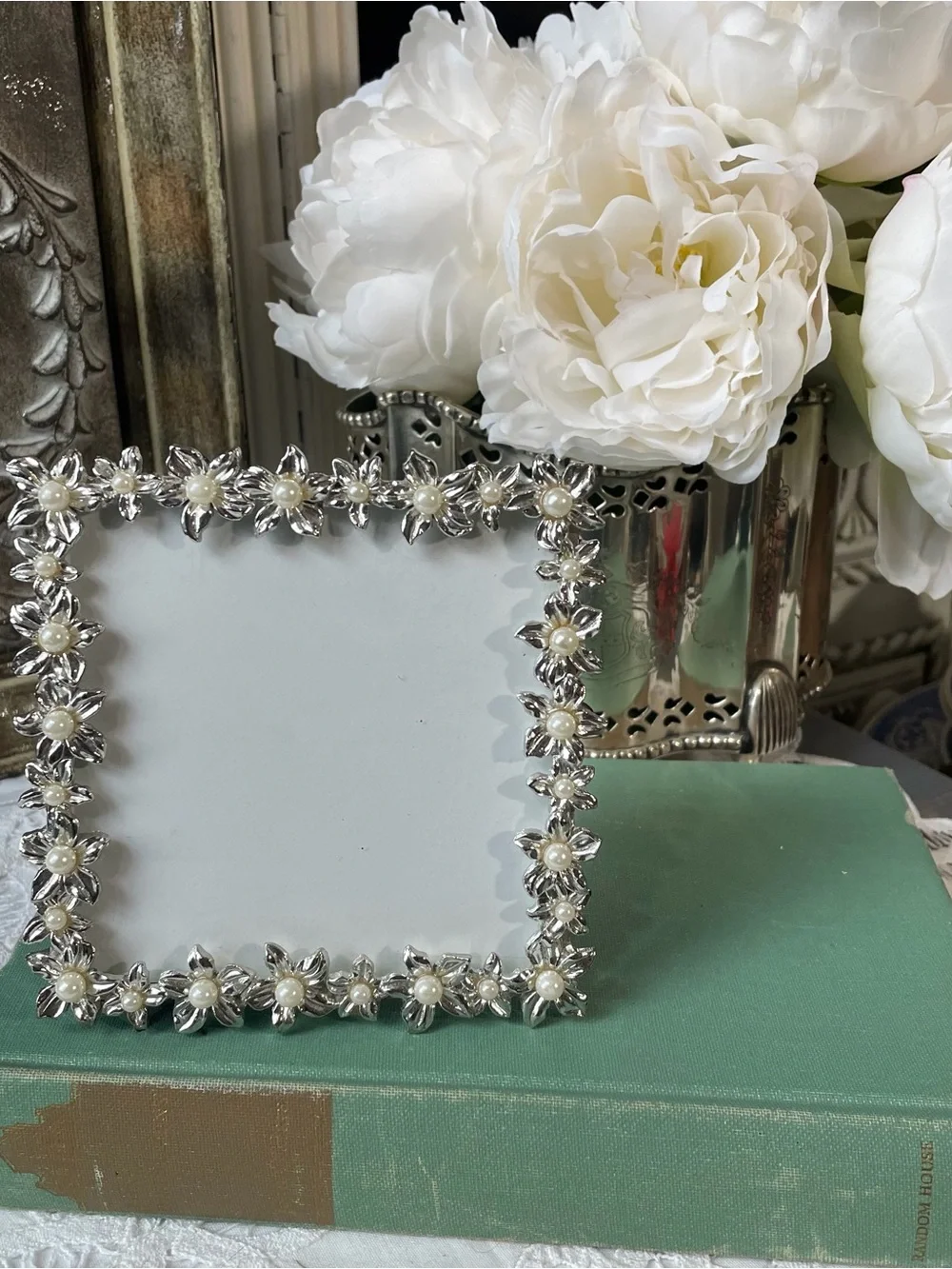 Decorative Floral Pearl Picture Frame